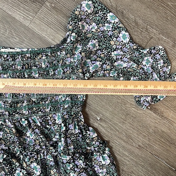 American Eagle Smocked Peplum Top – Floral Print Puff Sleeve – Size Small NWT - Picture 8 of 11